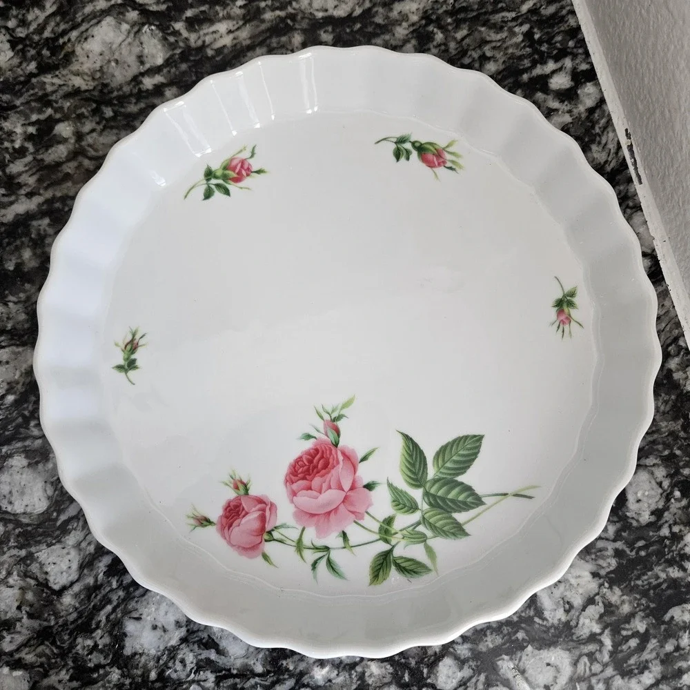 Christineholm Porcelain Rose Pattern Quiche, Tart, Pie Plate Baking‎ Dish